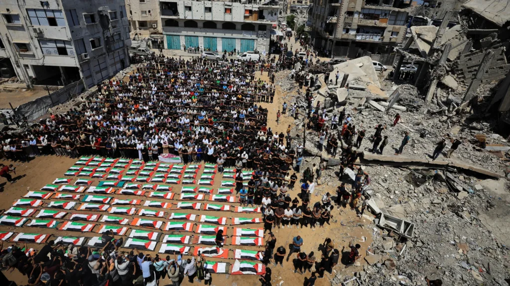 Gaza Massenbegräbnis für 112 geborgene Opfer Gaza Massenbegräbnis für 112 geborgene Opfer